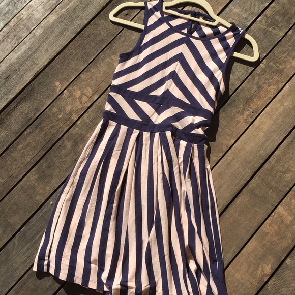 Women’s striped blue and pink dress!! - Picture 3 of 5